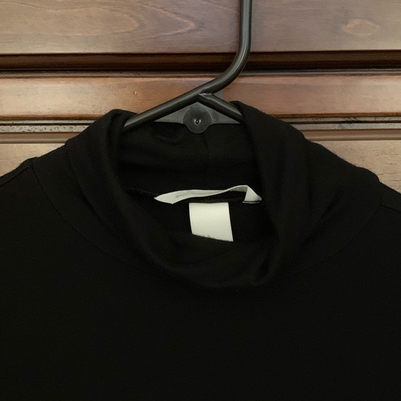 H&M Basic Black Turtleneck - Picture 2 of 3